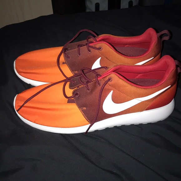 Nike Roshe - Picture 2 of 3